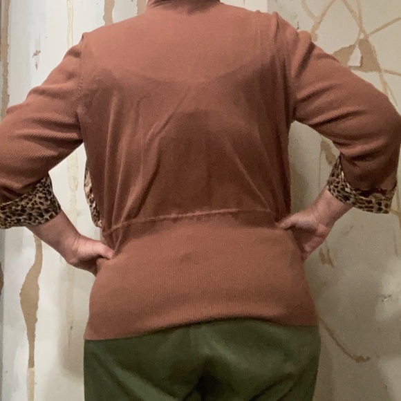 Robertson Los Angeles Animal Print Silky Turtleneck - Picture 3 of 4